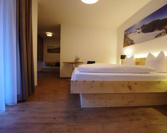 Hotel Zerres - Parthenen - Schlafzimmer