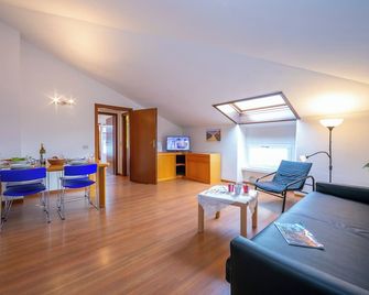 Casa Franco e Ilva 2 - Arco - Phòng khách