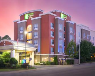 Holiday Inn Express Hotel & Suites Chattanooga Downtown - Chattanooga - Building