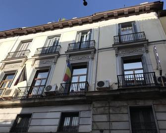 Pensión Apolo XI - Madrid - Edificio