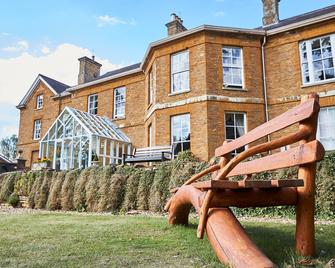 سيدجبروك هول - نورثامبتون - مبنى