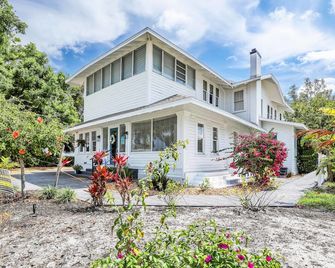 Hibiscus House Bed Breakfast Inn Parrot Room - Fort Myers - Building