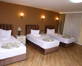 Deluxe Hotel Ganja - Gyandzha - Bedroom