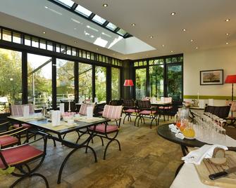 Double room Kobel, 18 sqm, bathroom with shower - Erpfingen - Restaurante