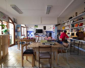 Hostel Sardinia - Quartu Sant'Elena - Sala de jantar