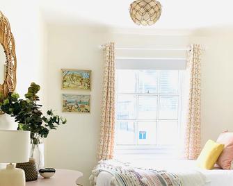 The Yellow cottage on the hill. - Framlingham - Bedroom