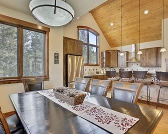 Slopeside Luxury Villa 126 Next To Resort I Steam Shower I Amazing Views I Best Price I Free Adventures Daily - Winter Park - Dining room