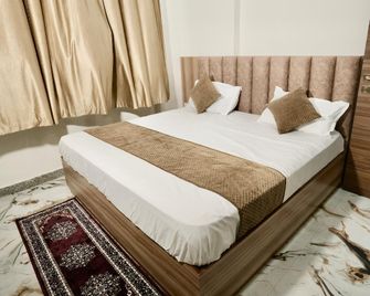 Spark Inn - Mathura - Спальня