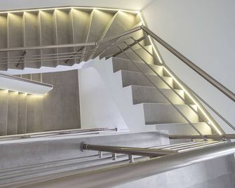 Sette Suites & Rooms - Adults Only - Xylókastro - Trappen