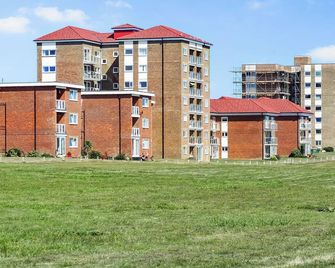 2 bedroom accommodation in Bexhill On Sea - Bexhill-on-Sea - Building