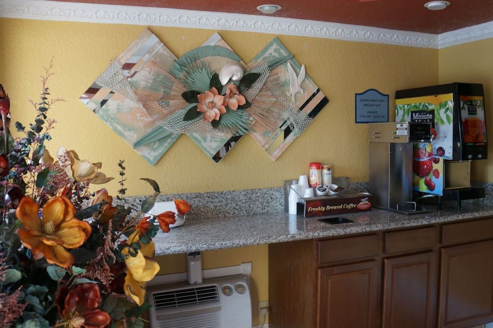 Sycamore Inn Chico University Area