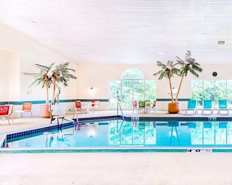 Country Inn & Suites by Radisson, Appleton, WI - Appleton - Uima-allas