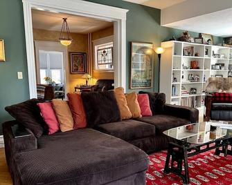 Hudson Valley House: A Peaceful Escape near West Point - Cornwall - Phòng khách