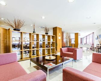 Exe Barberà Parc - Barberà del Vallès - Sala de estar