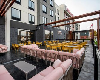 Hilton Garden Inn Moncton Downtown - Moncton - Edificio