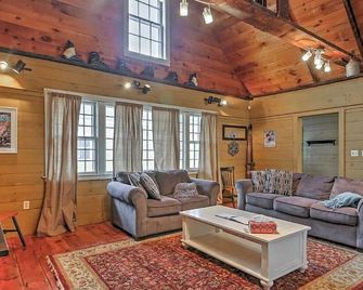 In Village/Best Location/Hot Tub/Yard/3 Fireplaces/walk to river - Conway - Wohnzimmer