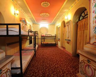 Hotel Himalaya Yoga - Katmandu - Yatak Odası