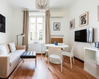 Brera Apartments in Porta Venezia - Milan - Living room