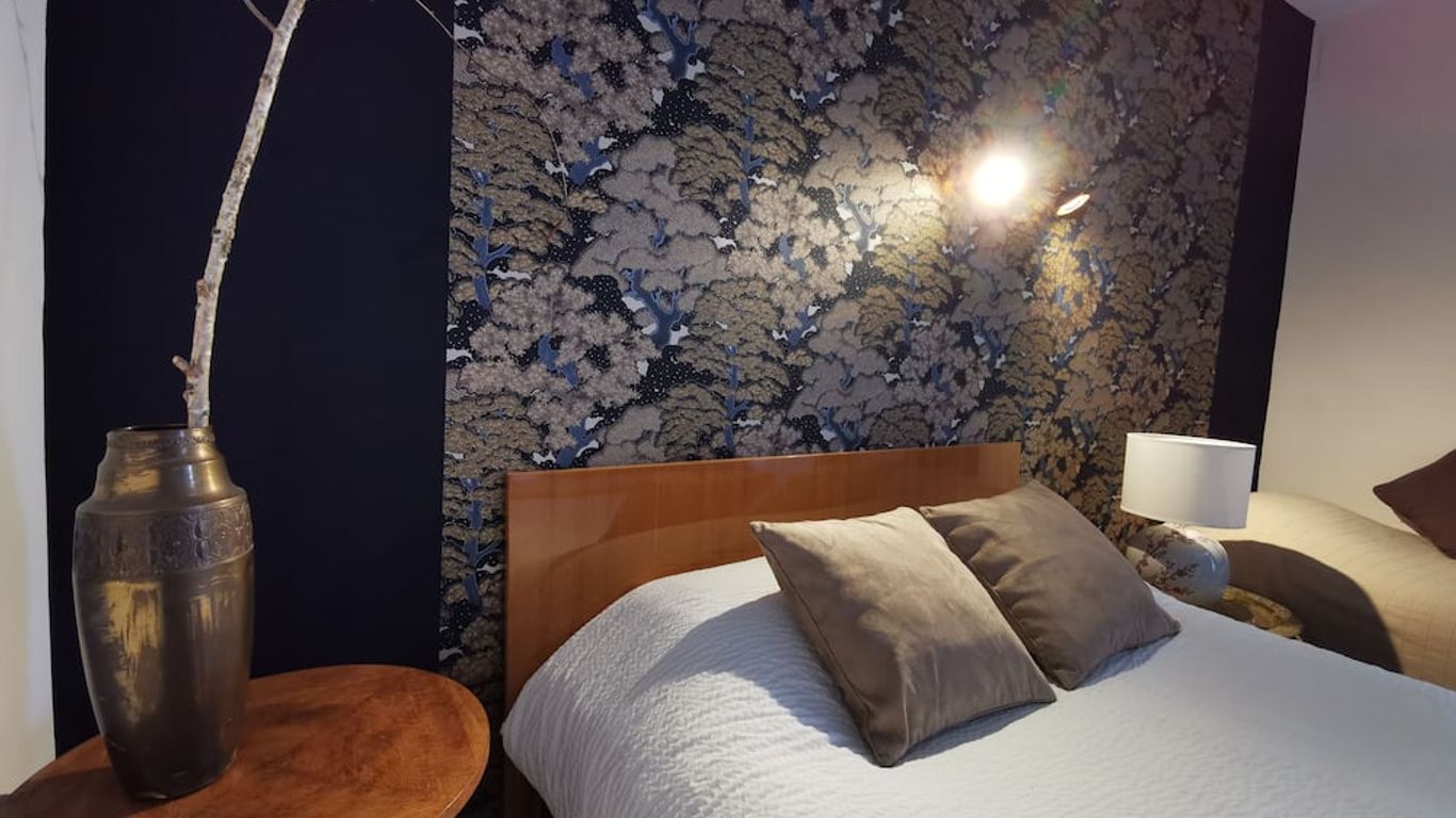 Logis Hotel Restaurant La Barguillere