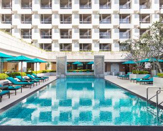 Holiday Inn Bangkok - Banguecoque - Piscina