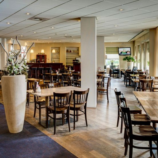 Fletcher Hotel Hertogenbosch image 1