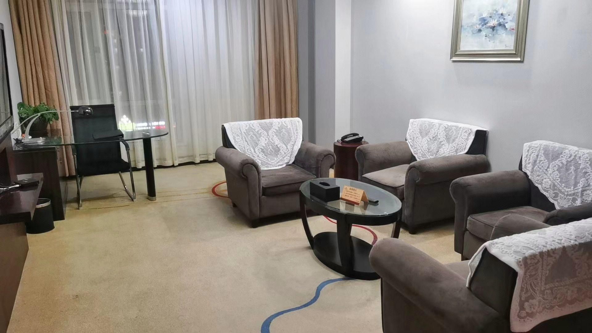 Dongming International Hotel - Heze - Спальня