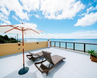 Wassa Wassa Hotel - Ogimi - Balcón