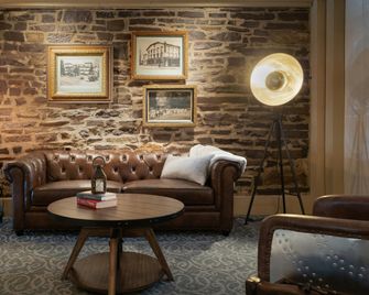 Pine Barn Inn - Danville - Lounge