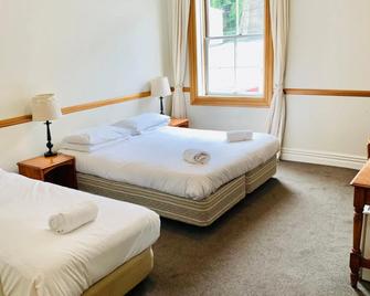 Shepherds Arms Hotel - Wellington - Bedroom