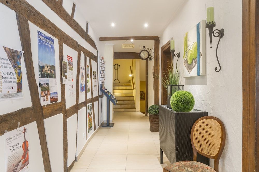 Logis Hotel-Restaurant Petry - Vianden - Lobby
