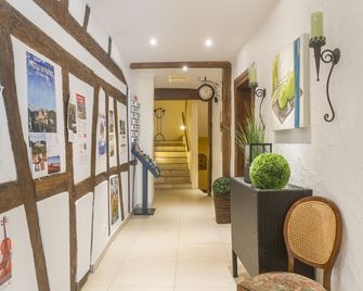 Logis Hotel-Restaurant Petry - Vianden - Lobby