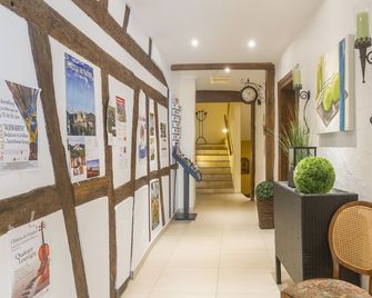 Logis Hotel-Restaurant Petry - Vianden - Lobby