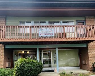 Carriage Hill Apartment #11 - Whitewater - Building