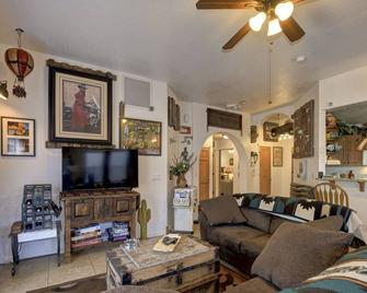 They Only Allow 80 Characters In This Box So Here It Is:\ncome And Stay With Us! - Village of Oak Creek - Living room