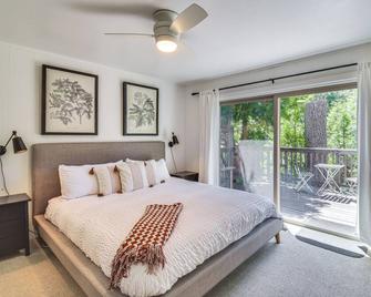 Cozy Retreat with Deck about 2 Mi to Pinecrest Lake! - Strawberry (Tuolumne County) - Bedroom