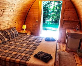 Asso Bed & Breakfast - Manerba del Garda - Schlafzimmer