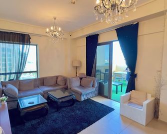 Bollywood Beach Hostel Jbr - Dubaï - Salon