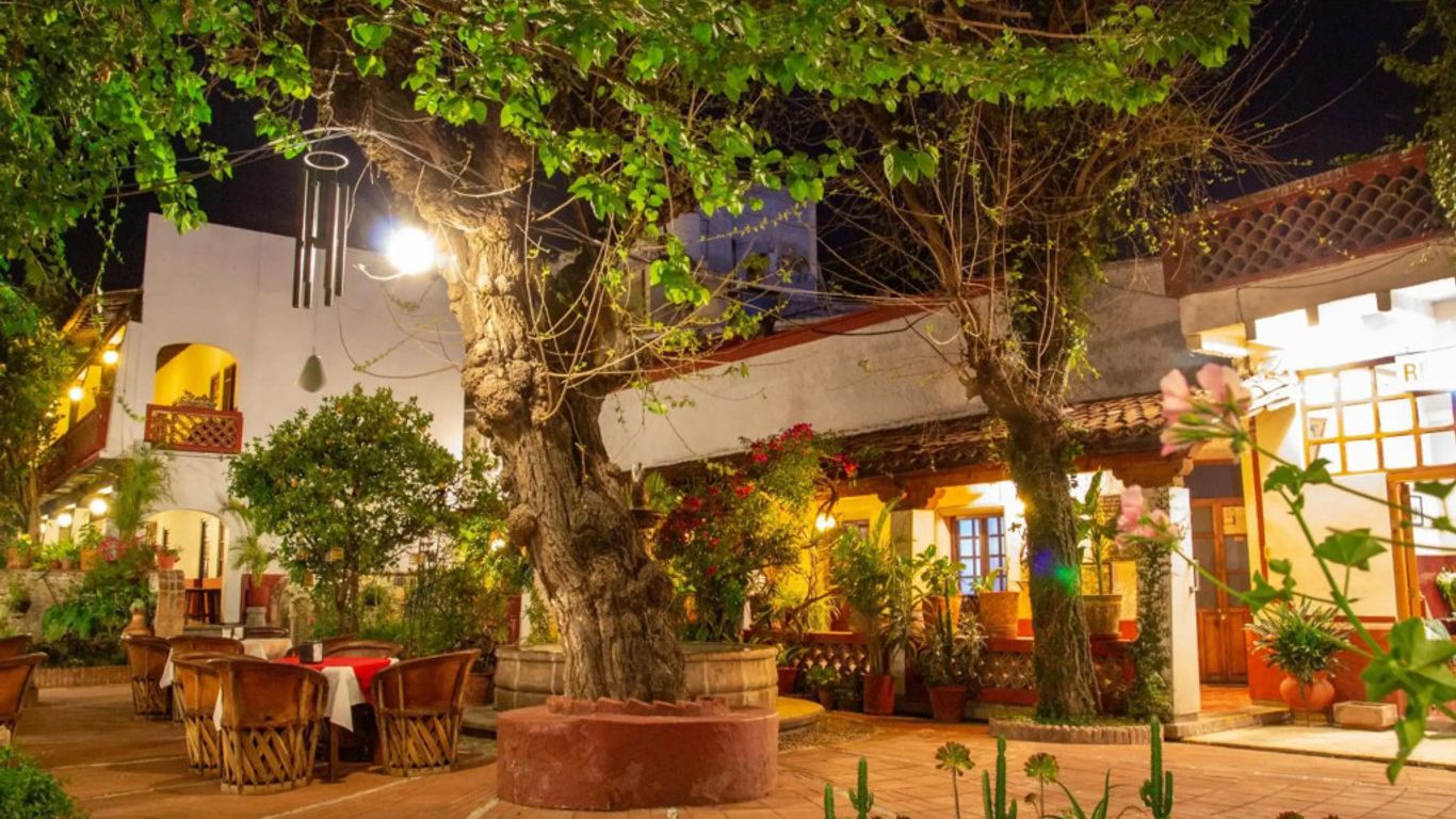 Hotel y Restaurant Embajadoras