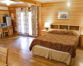 Whittaker's Motel & Historic Bunkhouse - אשפורד - חדר שינה