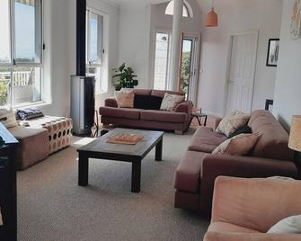 Breeze Kiama - Kiama - Living room
