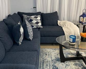 Mountain Creek Condo, Chic, comfy Vernon NJ - McAfee - Living room