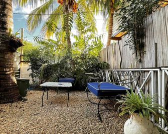 Ti Lakaz an apartment with garden near the sea - Tamarin - Patio