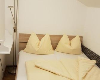 Gaestehaus Rass - Lofer - Schlafzimmer