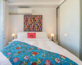 Elegant Apartment, Heart of Newtown with Secure Parking - Sydney - Kamar Tidur
