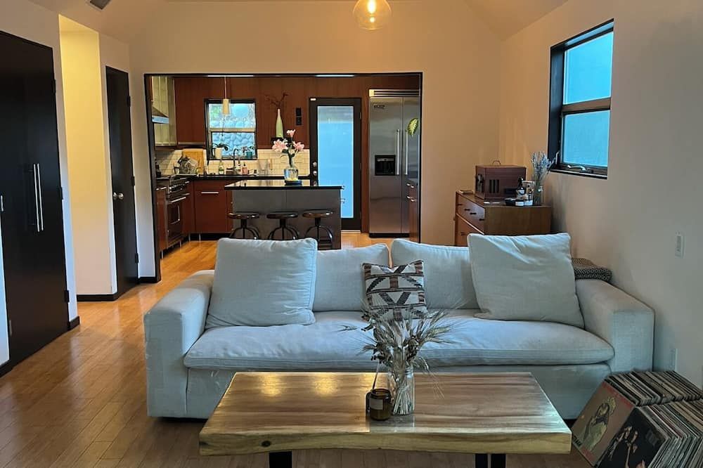 Gorgeous LA Craftsman in Silverlake with outdoor shower and fire pit - לוס אנג'לס - סלון