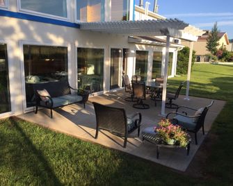 ترافلودج باي ويندام سبيرفيش - سبيارفيش - شرفة مرصوفة