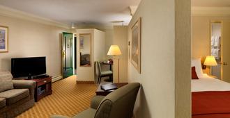 Royal Scot Hotel & Suites - ויקטוריה