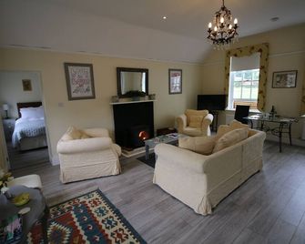 Prince Hill Holiday Cottages - Devizes - ห้องนั่งเล่น