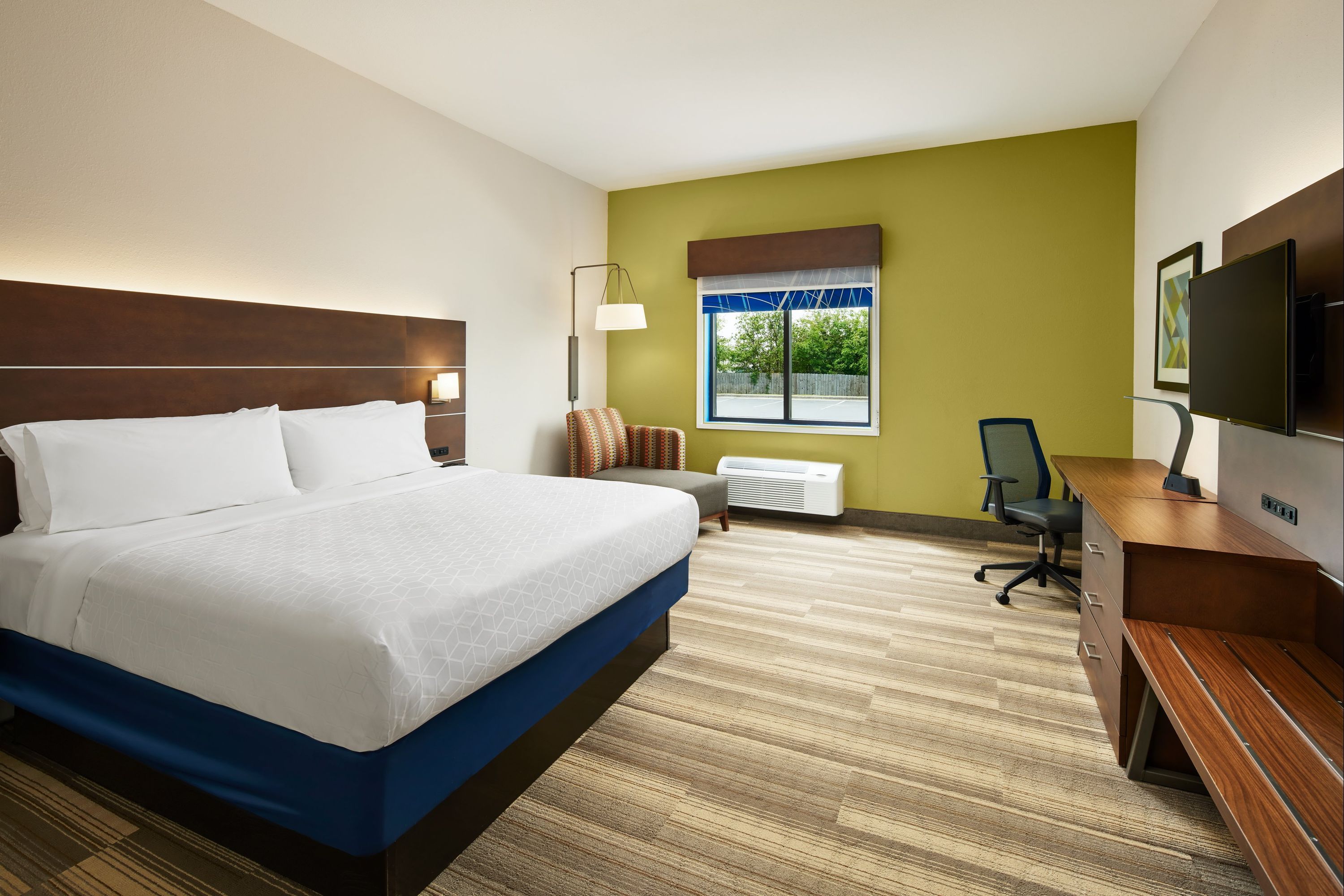 Holiday Inn Express & Suites Panama City-Tyndall By IHG - פנמה סיטי - חדר שינה