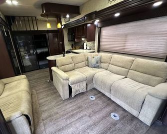 River front relaxation retreat rv on the famous Suwannee river - Old Town